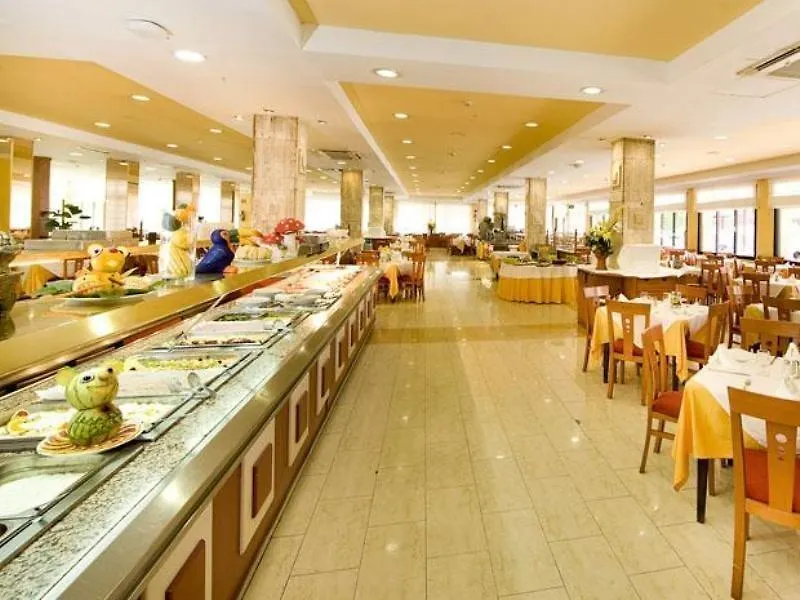 Hotel Monarque Fuengirola Park 4*,